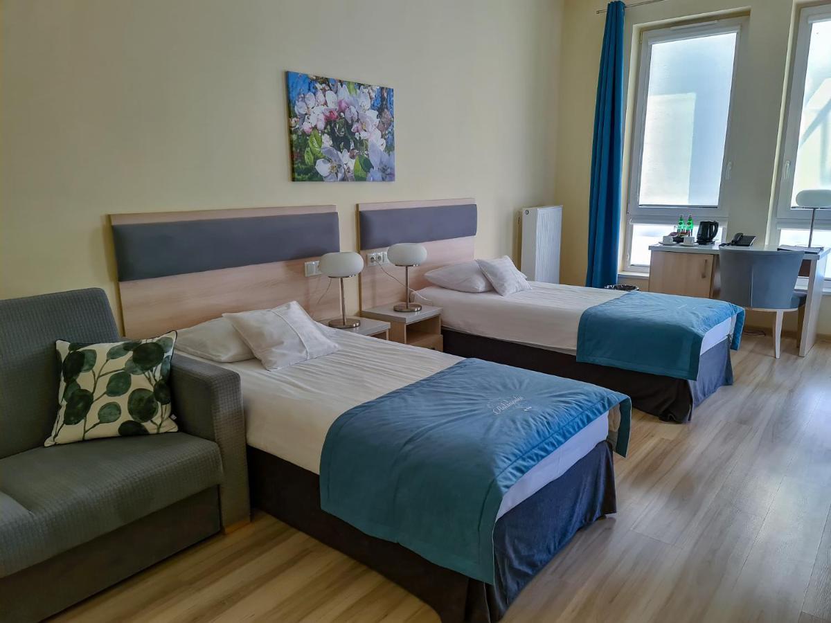 Antoninska Hotel & Apartamenty Leszno  Exterior foto